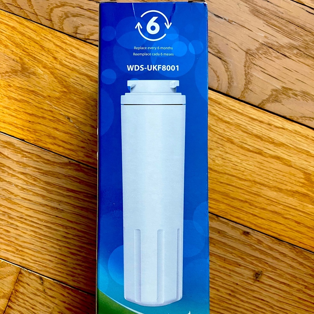 Refrigerator water filter